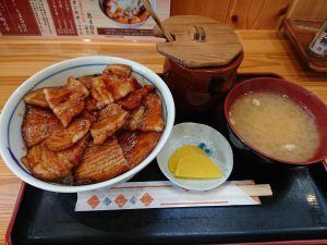 豚丼の有名店”とん田”の豚丼(バラ肉)