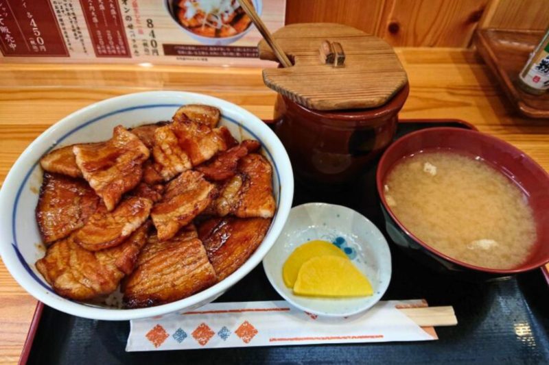 北海道　豚丼の有名店「とん田」の豚丼(バラ肉)