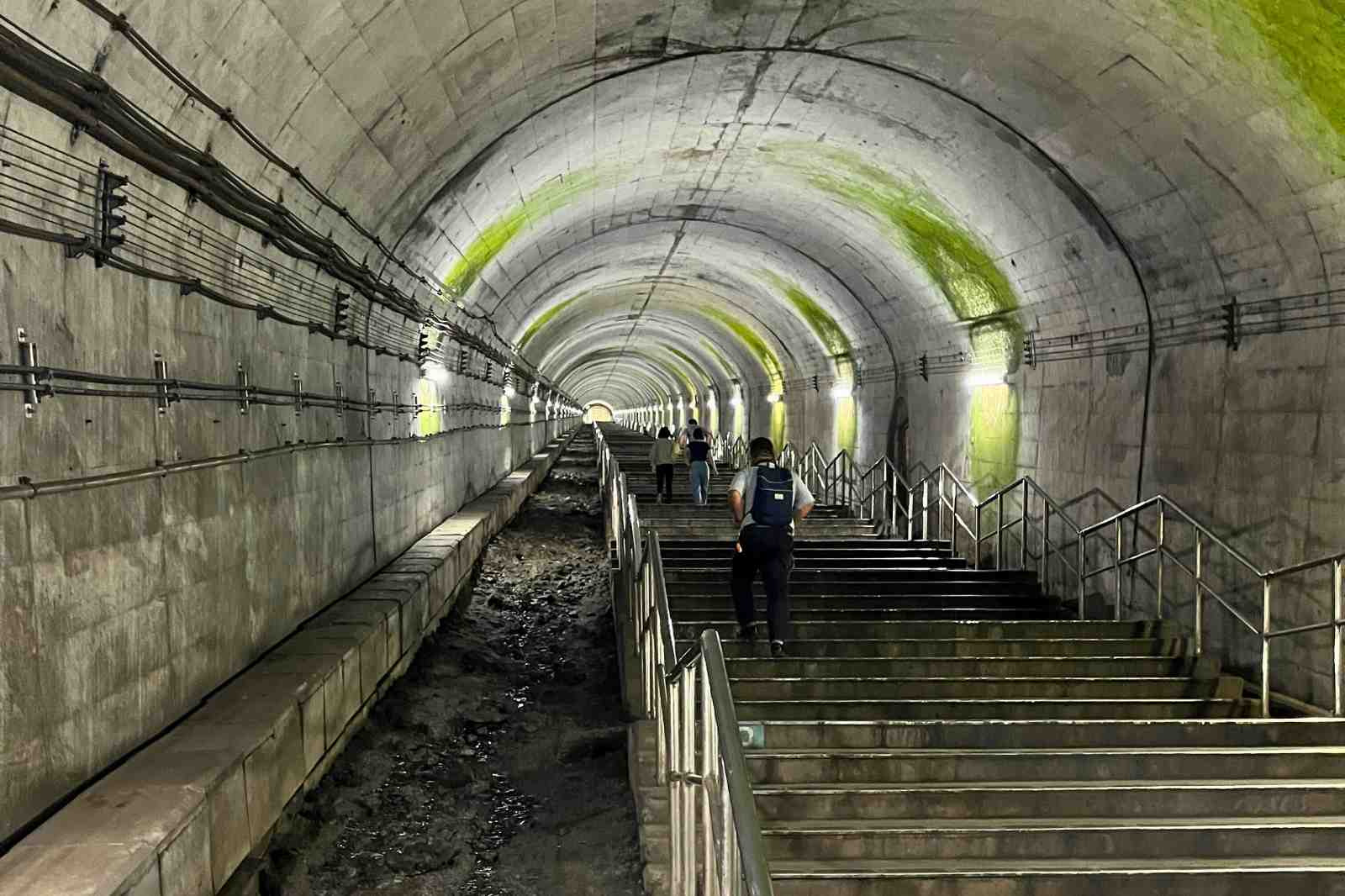 上越線　土合駅 462段の階段