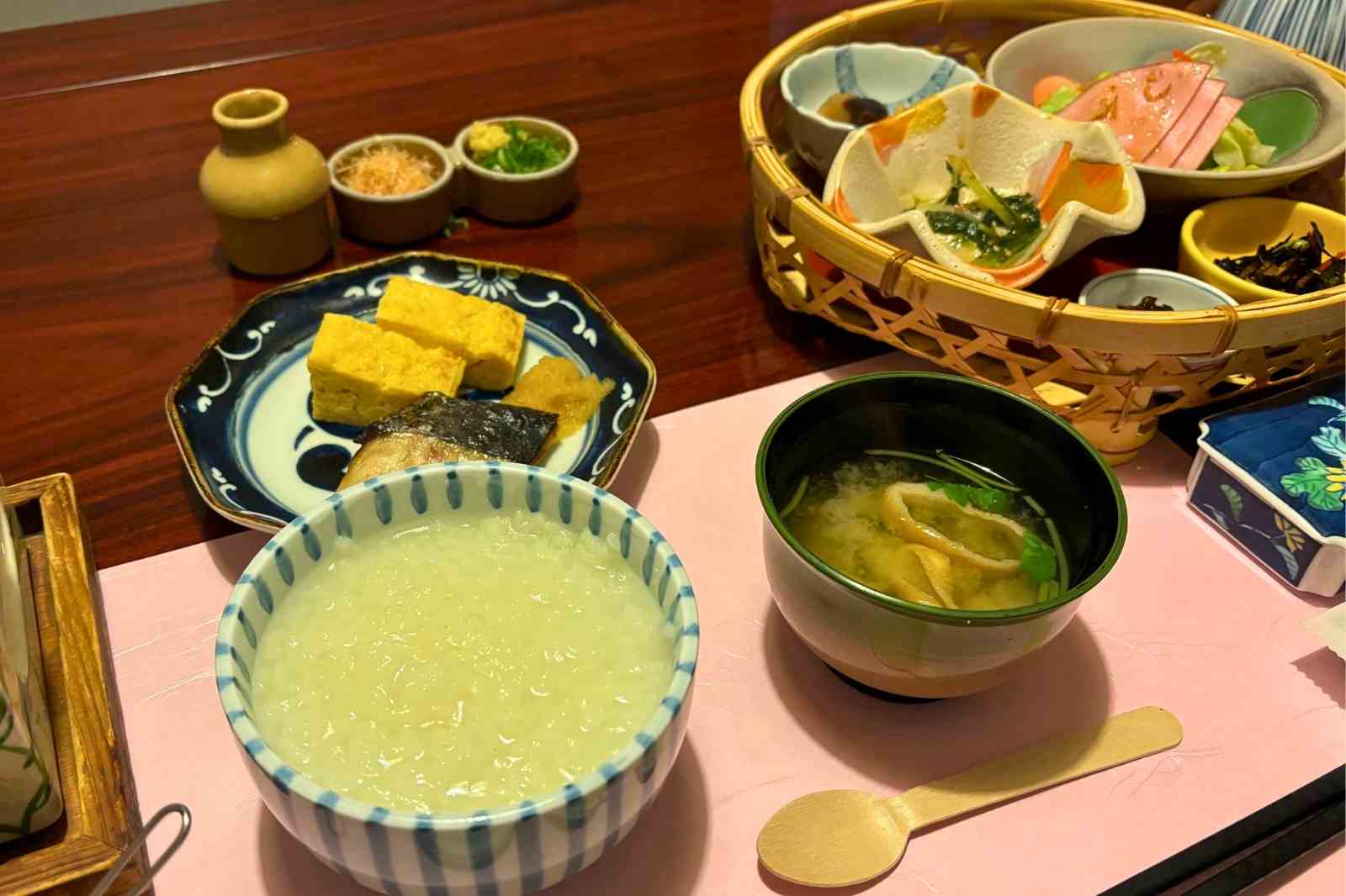 長野県松本市　白骨温泉　冬　泡の湯　朝食