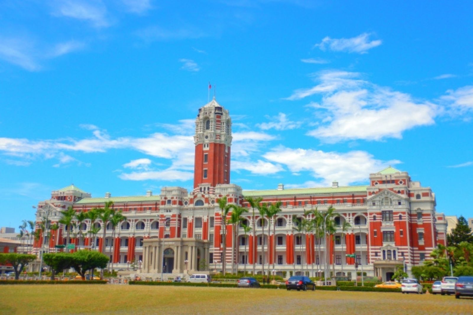 台湾　総統府　日本統治時代　伝統建築