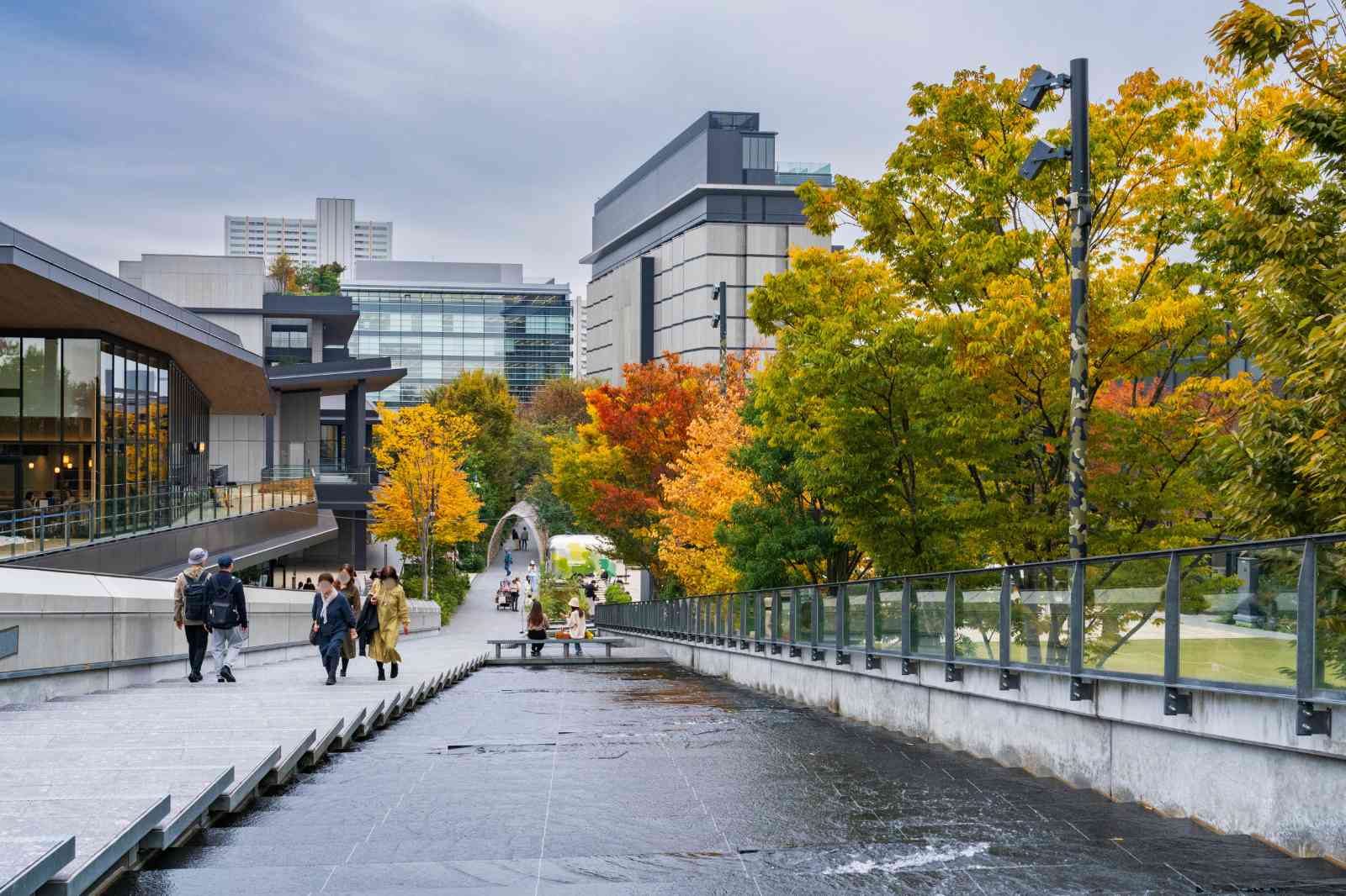 GREEN SPRINGS　立川駅
