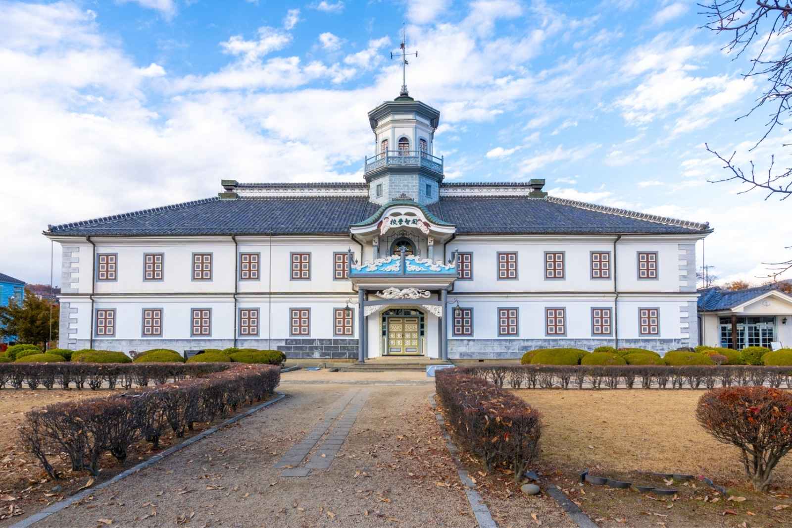 松本の明治・大正建築をめぐるソロ散歩 〜国宝・旧開智学校〜