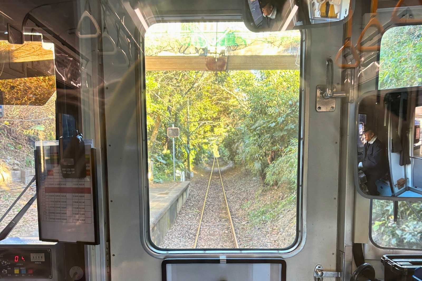 銚子電鉄　次郎右衛門の車内　緑の景色