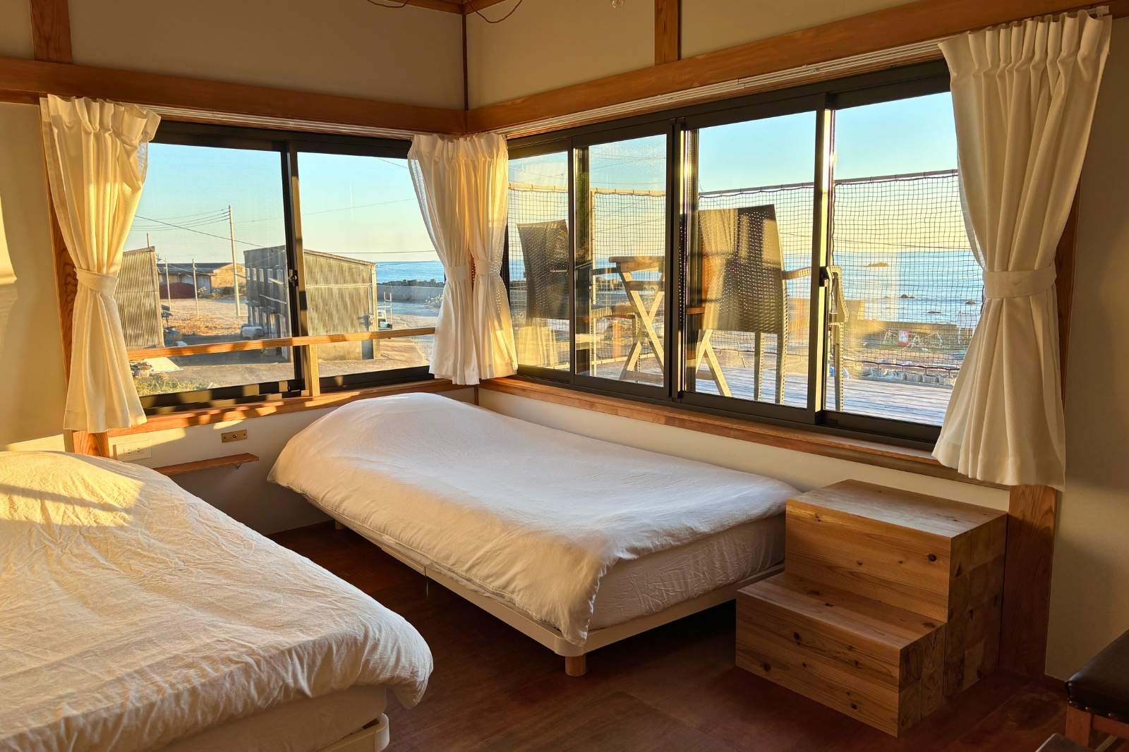 バルコニー付きのmoyaiの客室から望む太平洋のオーシャンビュー。海が一望できる